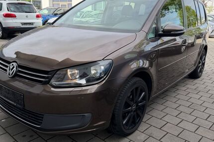 VW Touran 297.000 km 3.990 &euro; Dachau (bei München) 85221