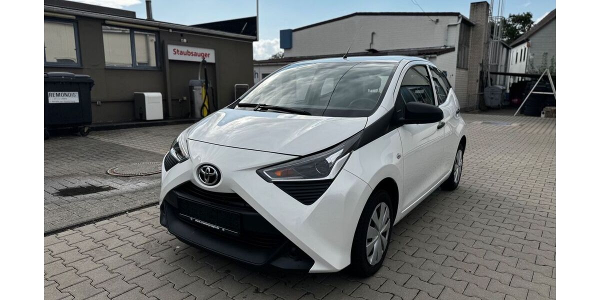 Toyota Aygo (X) 65.000 km 7.999 € Nörten Hardenberg 37176