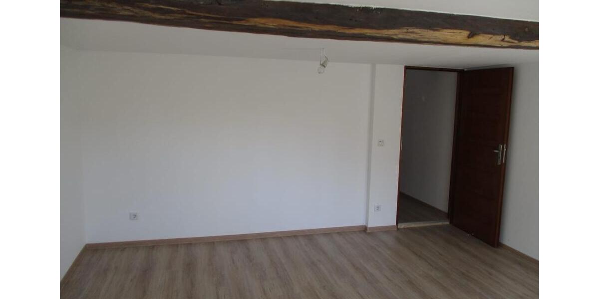 Etagenwohnung Borken (Hessen) - 3 Zimmer, 100 m&sup2;, 860&euro; | Angebot:26102419
