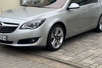 Opel Insignia 215.000 km 8.950 &euro; Bischofsheim 65474