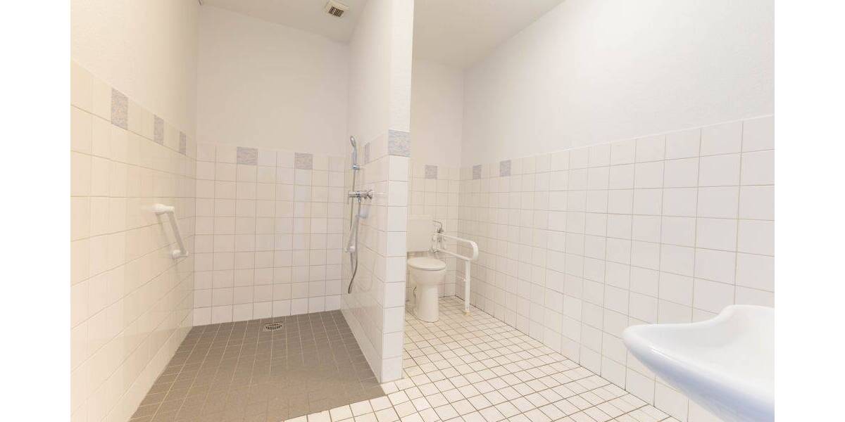 Gewerbeobjekt Heide - 8 Zimmer, 300 m&sup2;, 2.500&euro; | Angebot:26886401
