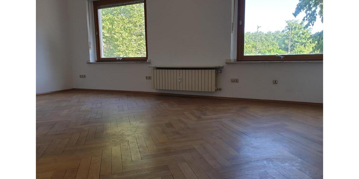 Etagenwohnung Duisburg Mittelmeiderich - 5 Zimmer, 159 m&sup2;, 1.110&euro; | Angebot:25163793