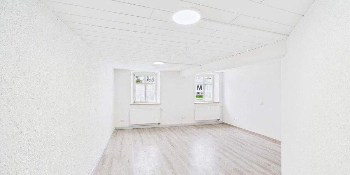 Einfamilienhaus Baunach - 9 Zimmer, 280 m&sup2;, 2.150&euro; | Angebot:26675744