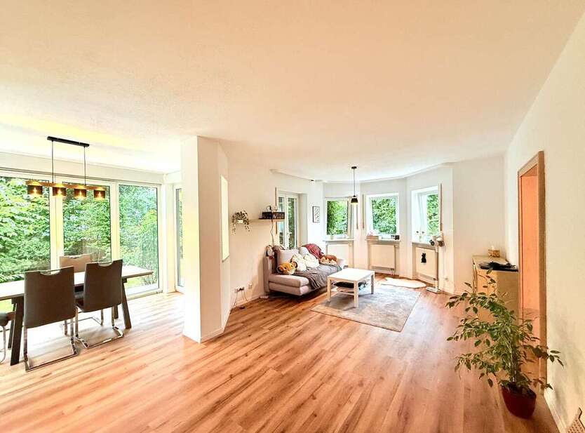 Haus zum Kaufen in Regensburg 495.000 € 290 m² 10 zimmer