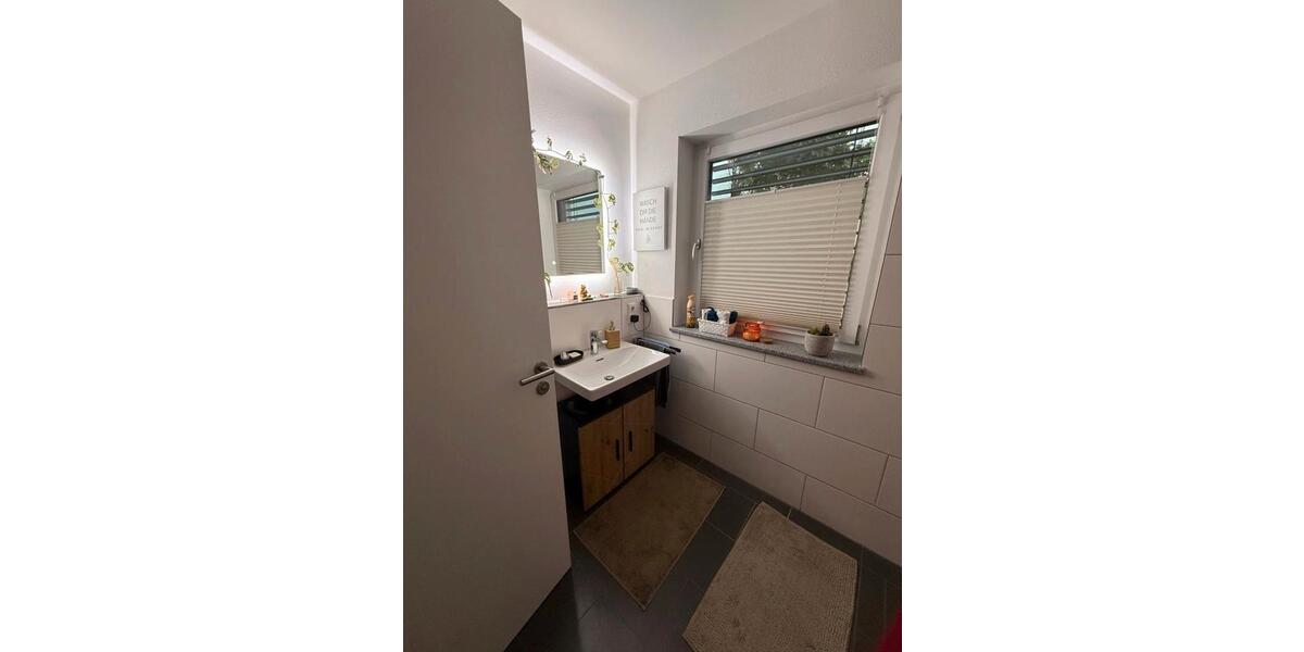 2 -Zimmer-Whg. mit Küche, Abstellraum, Terrasse, Gartenanteil und Stellplätzen 2 zimmer