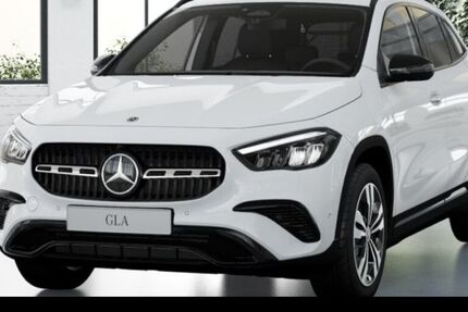 Mercedes-Benz GLA 200 9.900 km 41.950 € Mannheim 68165
