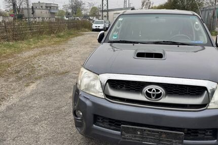 Toyota Hilux 190.000 km 12.900 &euro; Königsbrunn 86343