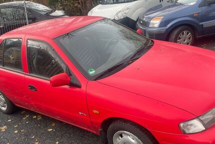 Kia Sephia 153.000 km 800 € Dresden 01139