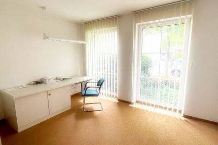 Ebenerdige helle Praxis- oder Büroräume 1 zimmer