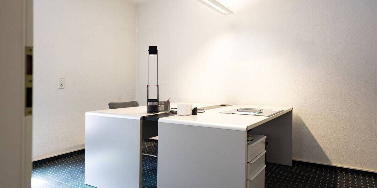 Bismarckplatz! Großzügige Eigentumswohnung mit 2 Terrassen in beliebtem Gebäudekomplex 5 zimmer