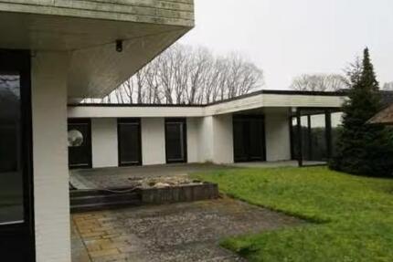 Zwangsversteigerung: Haus mit Grundstück – Verkehrswert festgeset zimmer