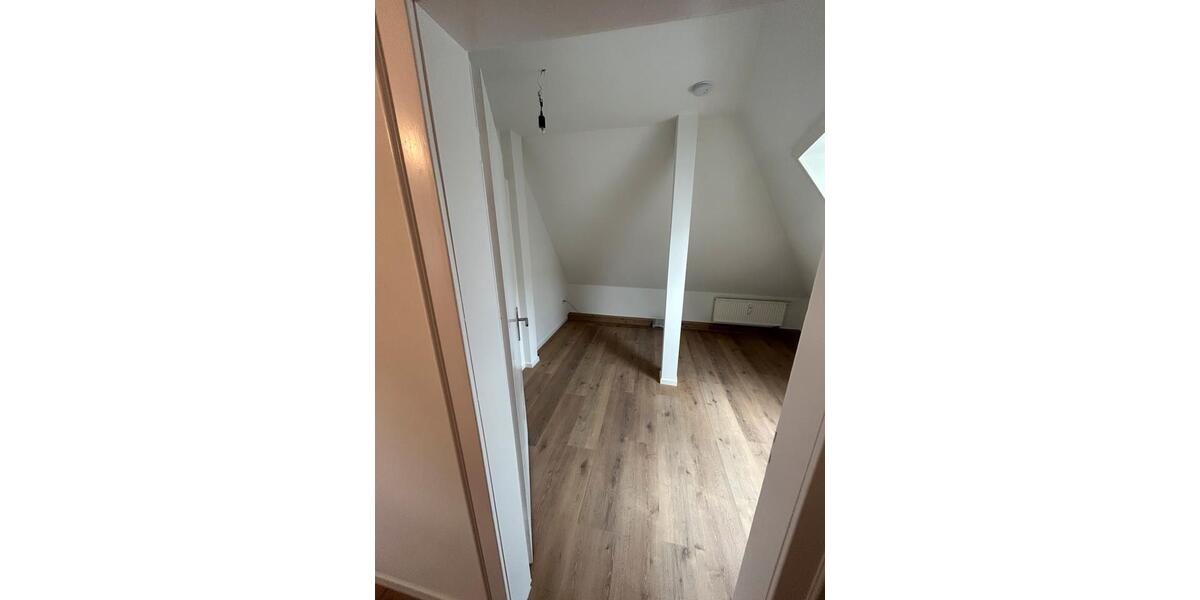 Dachgeschoßwohnung Warstein - 4 Zimmer, 87 m&sup2;, 590&euro; | Angebot:26618913