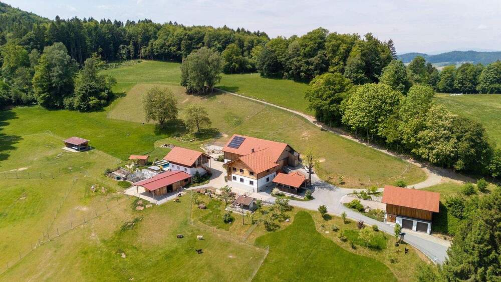 Exklusiver Bauernhof - Hofstelle in Alleinlage für Pferde- oder sonstige Tierhaltung 7 zimmer