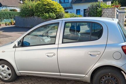 Toyota Yaris 145.388 km 2.250 &euro; Bergisch Gladbach 51427