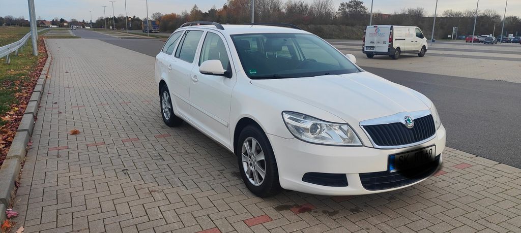 Skoda Octavia 292.500 km 3.300 &euro; Landsberg 06188