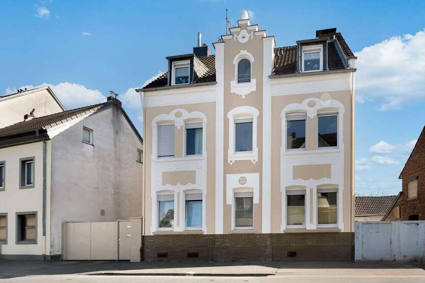 Haus zum Kaufen in Köln 749.000 € 278 m²