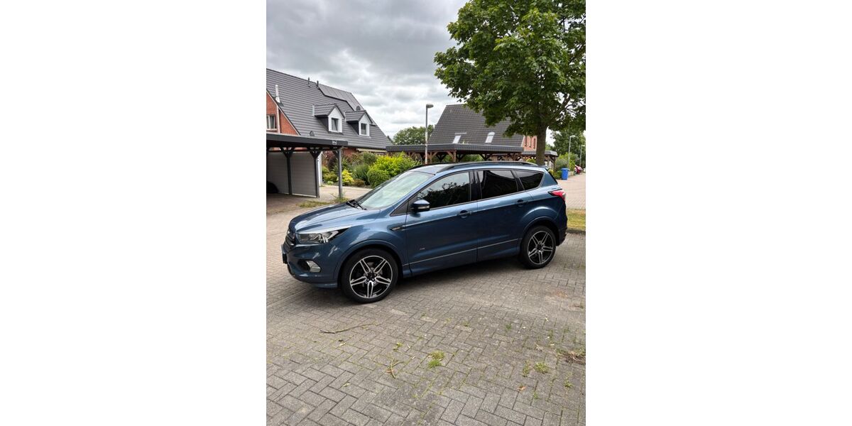 Ford Kuga 136.000 km 13.890 &euro; Henstedt-Ulzburg 24558