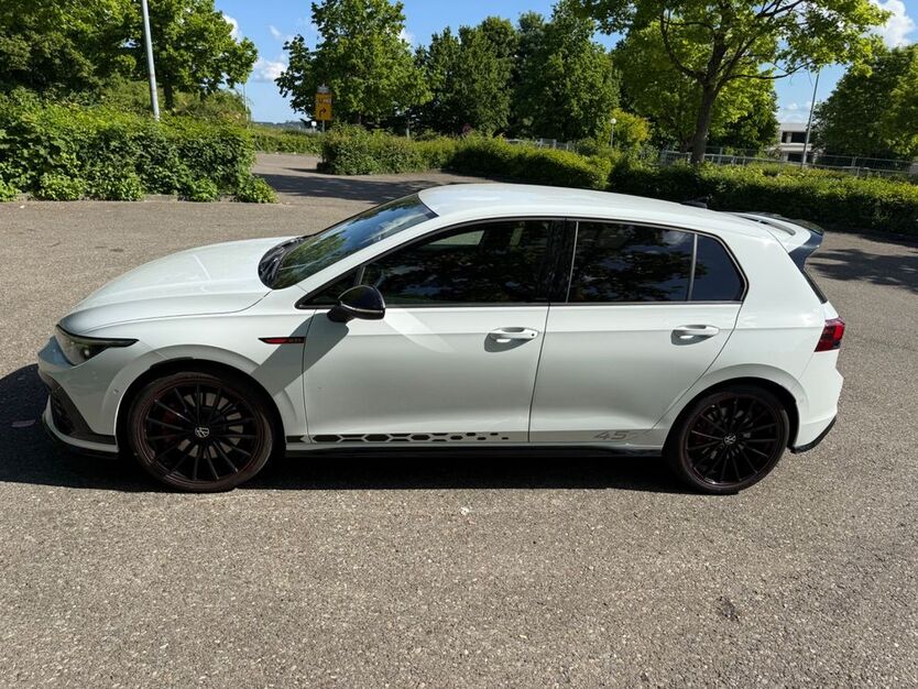 VW Golf 5.700 km 29.900 € Ulm 89075