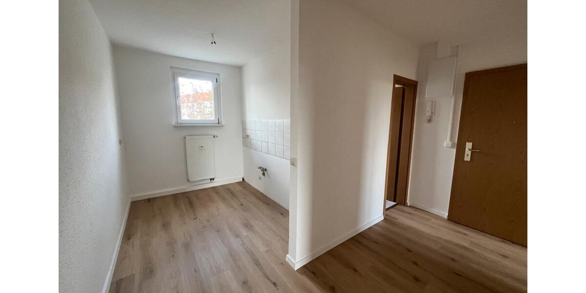 Etagenwohnung Riesa - 3 Zimmer, 61 m&sup2;, 450&euro; | Angebot:24987014