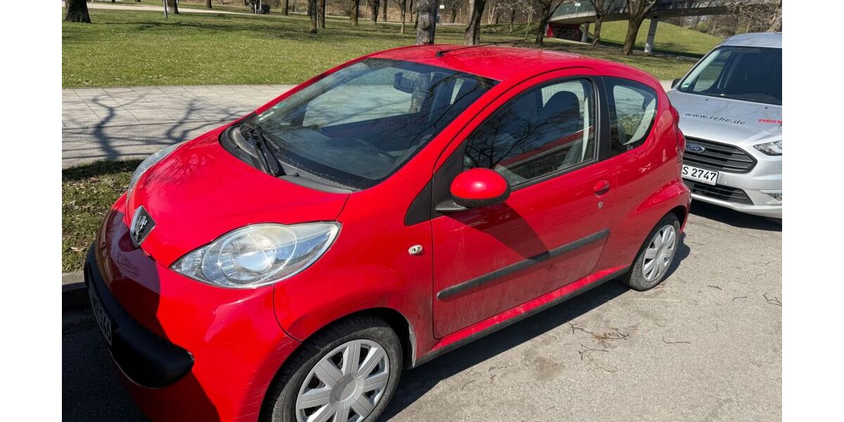 Peugeot 107 136.000 km 1.750 &euro; München 80333
