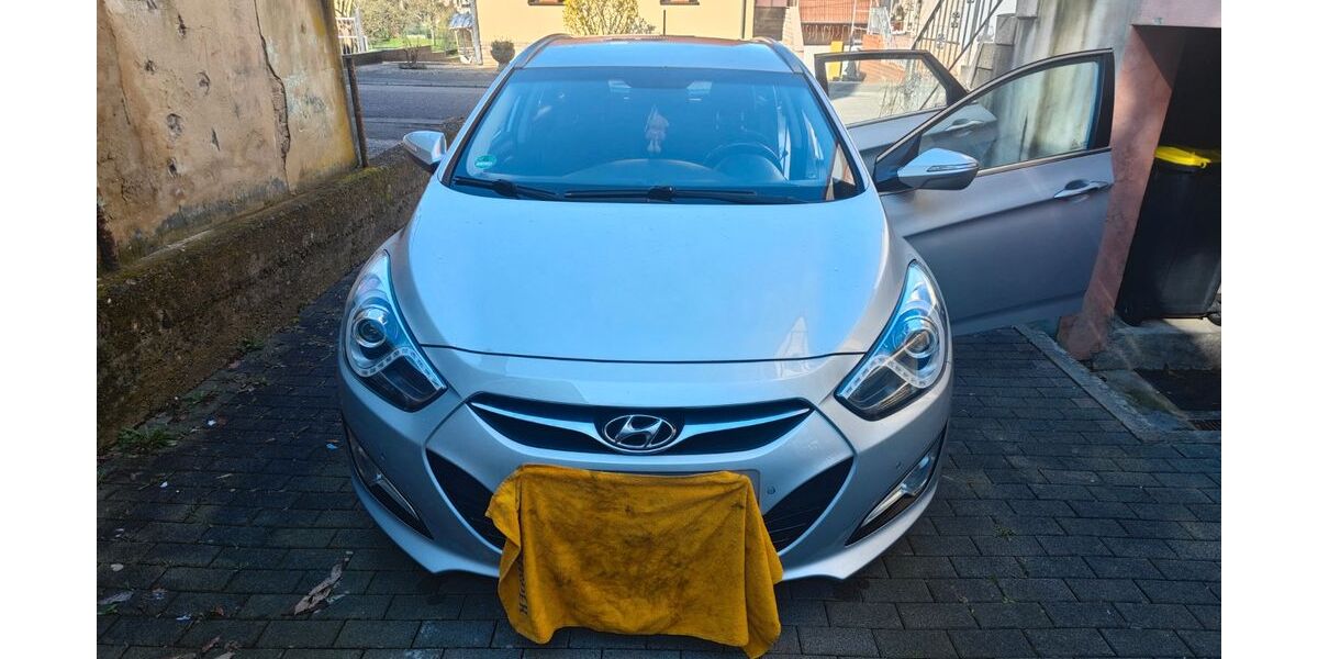 Hyundai i40 148.000 km 7.300 &euro; Völklingen 66333