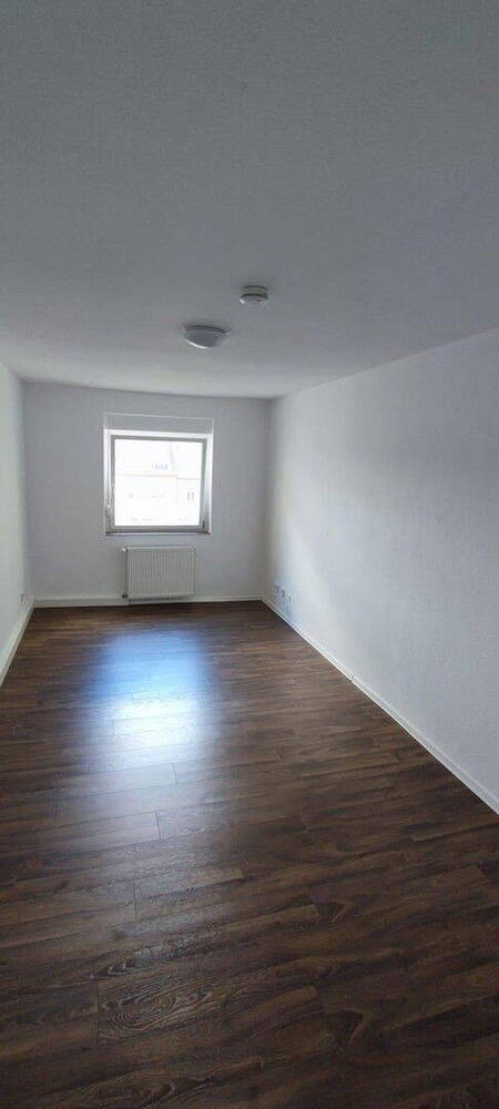 Freie 3-Zimmer-Wohnung mit Balkon in zentraler Lage! Provisionsfrei