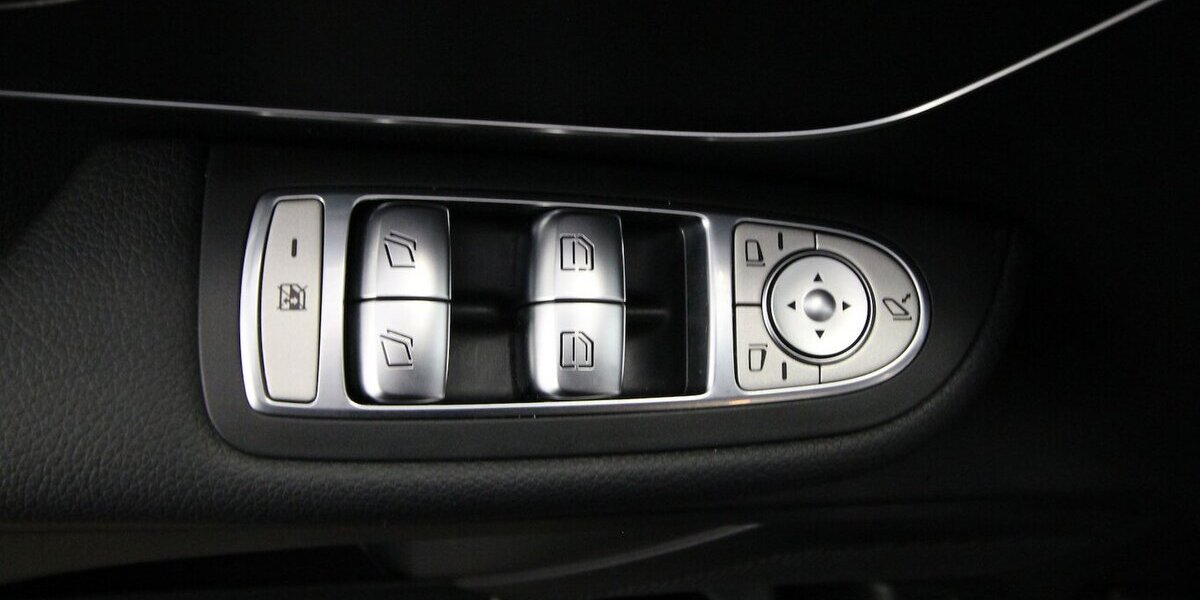 Mercedes-Benz V 220 d Edition lang PANO-DACH+LED+NAVI+KAMERA 95.519 km 42.900 &euro; Hagenow 19230