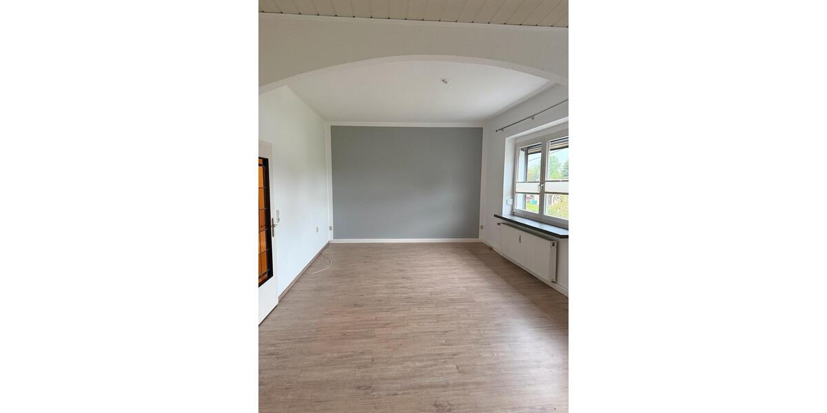 Etagenwohnung Meerane - 3 Zimmer, 90 m&sup2;, 850&euro; | Angebot:26640772