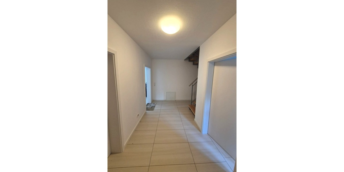 Zeitgemäße DHH mit Pultdach, Wärmepumpe & Terrasse – Attraktive Anlagechance in Wartenberg-Rohrbach 4 zimmer