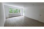 NEUES Wohngefühl - frisch modernisierte 3 Zimmer + Süd-Balkon in grüner Lage, neuer Boden, neues Bad
