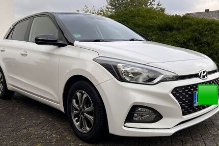 Hyundai i20 76.000 km 12.900 € Brilon 59929