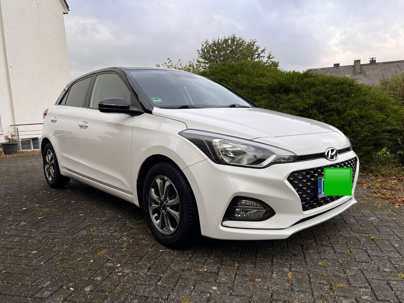 Hyundai i20 76.000 km 12.900 € Brilon 59929