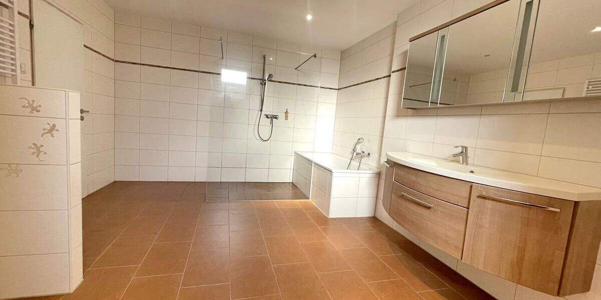 Doppelhaushälfte Odenthal Blecher - 5 Zimmer, 121 m&sup2;, 390.000&euro; | Angebot:25423855