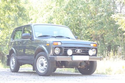 Lada Niva 21.000 km 13.970 &euro; Schorfheide 16244
