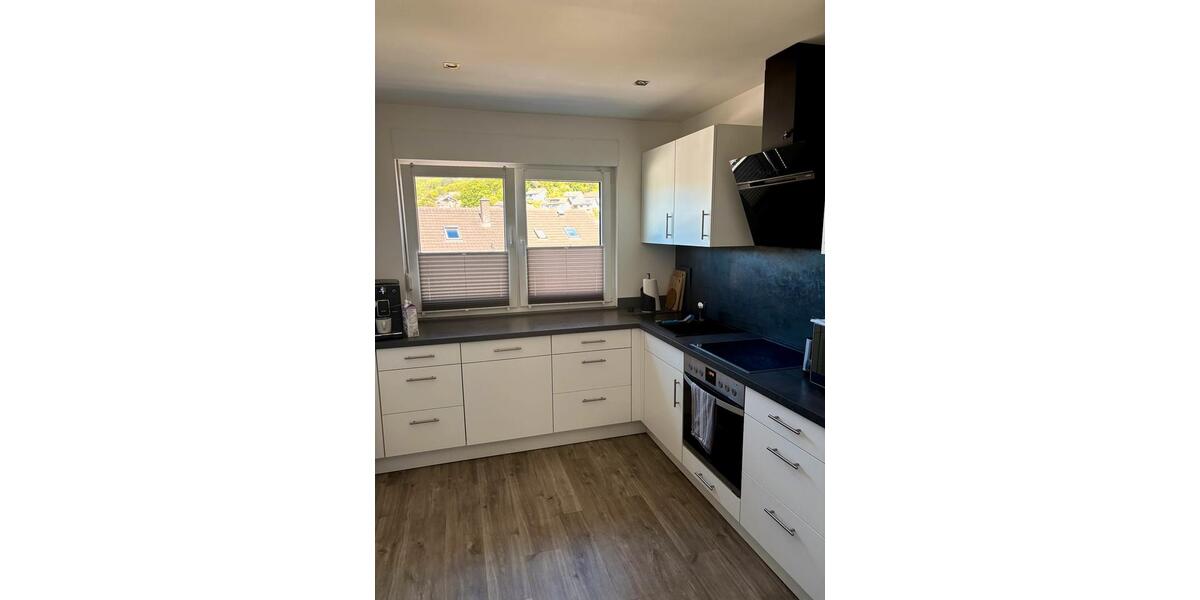 Dachgeschoßwohnung Großheubach - 3 Zimmer, 80 m&sup2;, 800&euro; | Angebot:26407145
