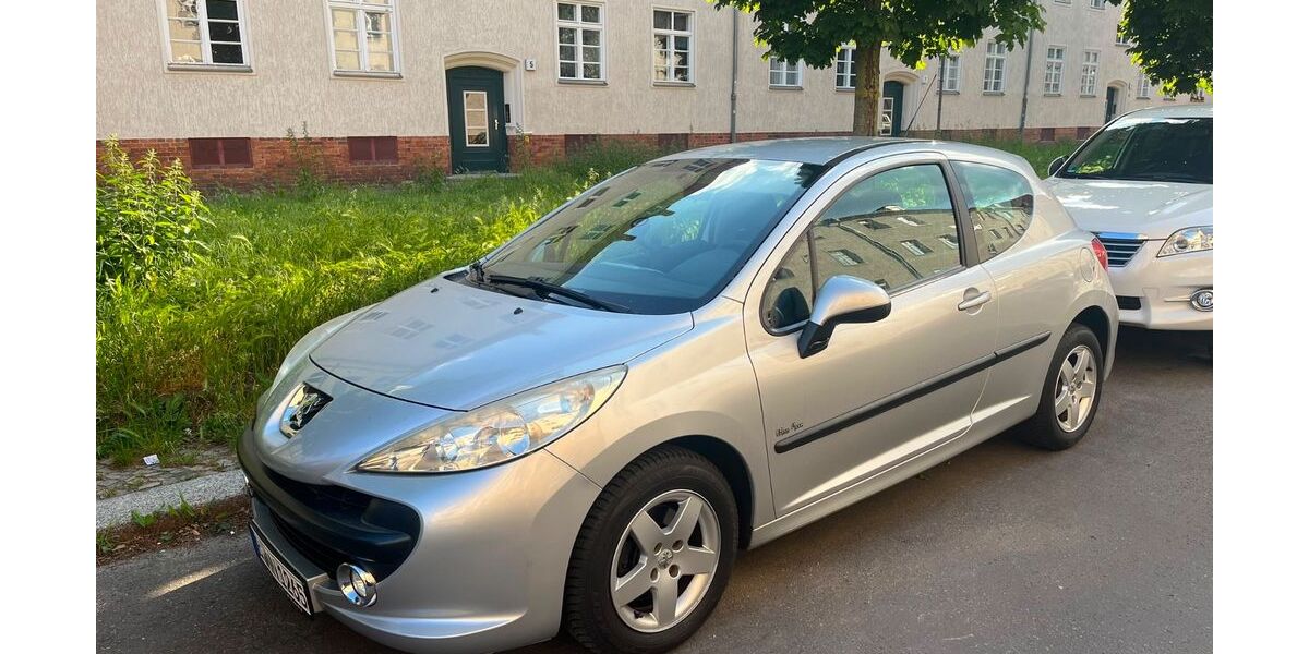 Peugeot 207 91.000 km 1.999 &euro; Berlin 13599