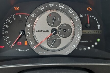 Lexus IS 200 290.000 km 2.900 € München 80313