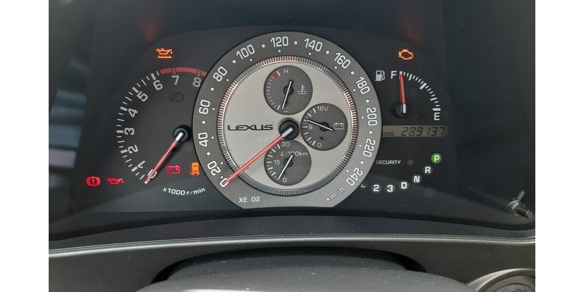 Lexus IS 200 290.000 km 2.900 € München 80313