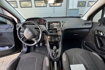 Peugeot 208 122.980 km 3.770 &euro; Offenburg 77654