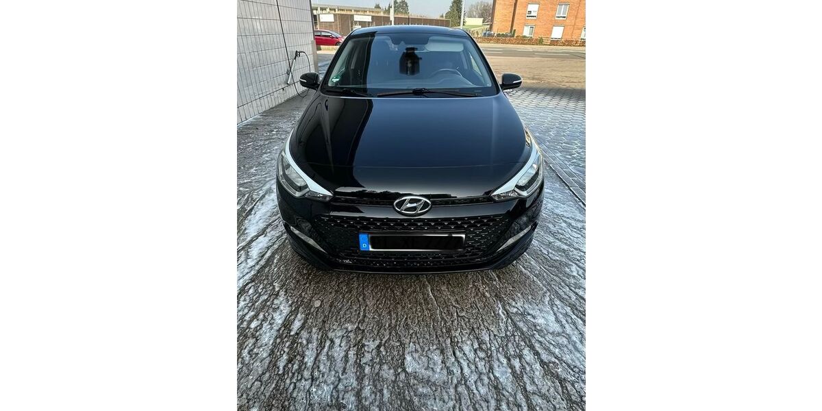 Hyundai i20 198.570 km 9.100 &euro; Elmshorn 25337