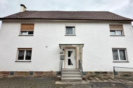 Haus Fritzlar - 8 Zimmer, 310 m&sup2;, 265.000&euro; | Angebot:27112563