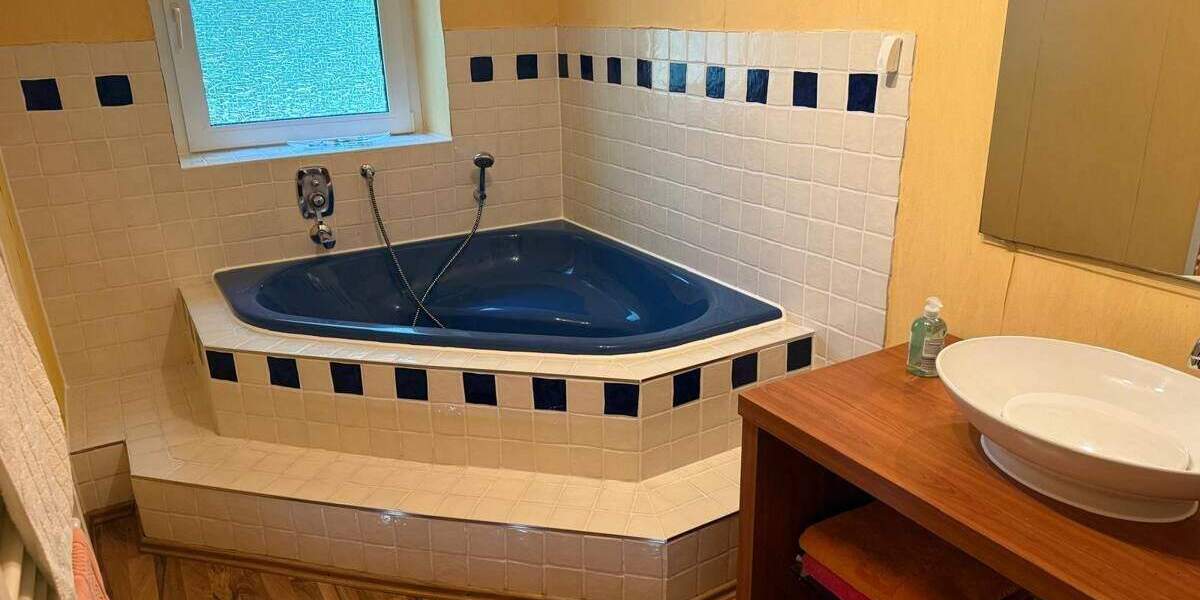 Zweifamilienhaus auf großzügigem Grundstück in idyllischer Lage 1 zimmer