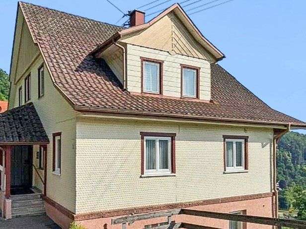 Einfamilienhaus Wildberg - 10 Zimmer, 140 m&sup2;, 424.000&euro; | Angebot:25790022