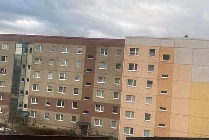 3 Raum-ETW mit Einbauküche, Balkon und Stellplatz 3 zimmer