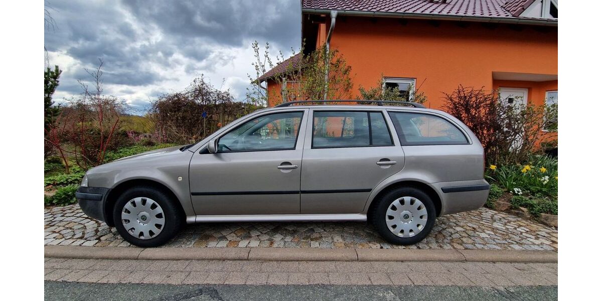 Skoda Octavia 212.000 km 795 &euro; Bad Blankenburg 07422