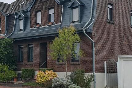 Haus Krefeld Hülser Berg - 5 Zimmer, 151 m&sup2;, 1.900&euro; | Angebot:25045889