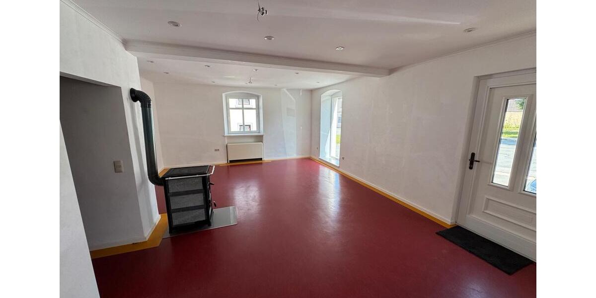 Erdgeschoßwohnung Himmelkron - 4 Zimmer, 107 m&sup2;, 550&euro; | Angebot:24455570