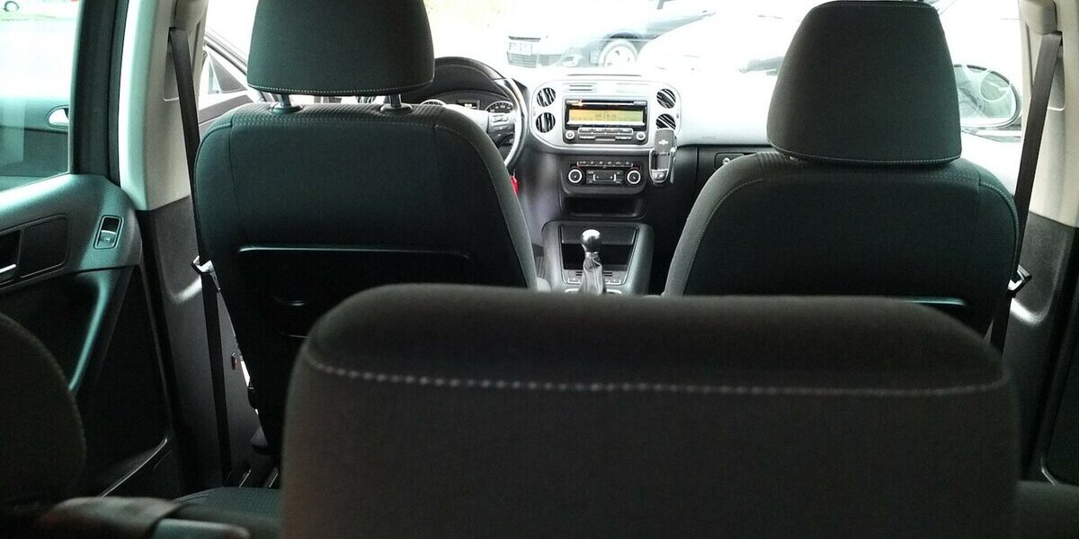 VW Tiguan TEAM orig.ATM ca 52 tkm XENON AHK PARKPILOT 112.432 km 10.398 &euro; Köln 50858