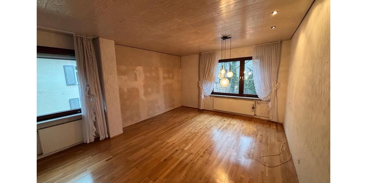 Doppelhaushälfte Solingen - 7 Zimmer, 166 m&sup2;, 290.000&euro; | Angebot:25048887