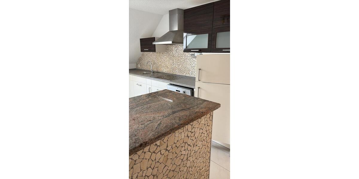 Dachgeschoßwohnung Trossingen - 4 Zimmer, 100 m&sup2;, 850&euro; | Angebot:26367585